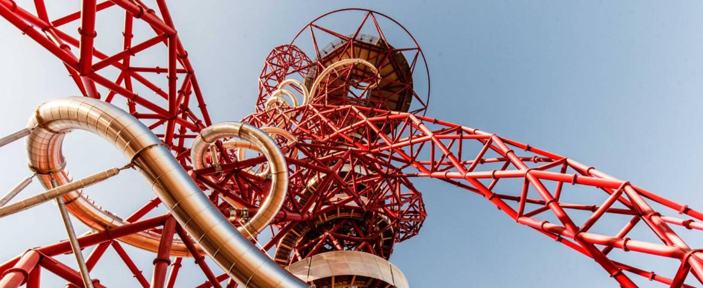 Looking up at the Arcelormittal Orbit on a sunny day