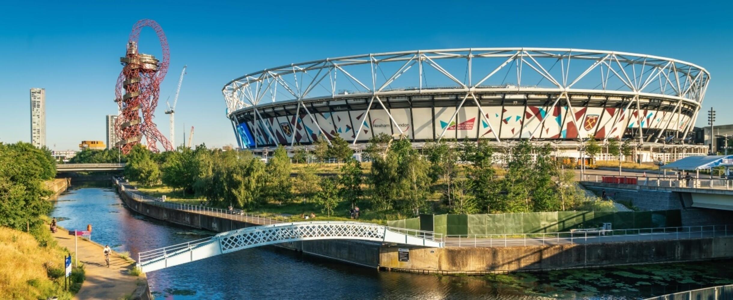 Beautfiul shot of the Stadium and ArcelorMittal Orbit