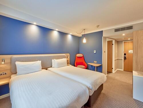 Holiday Inn Express Stratford room