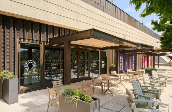Draught's outdoor terrace with furniture Draught's outdoor terrace with furniture