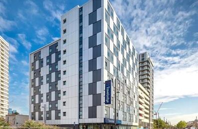 Travelodge London Stratford Exterior